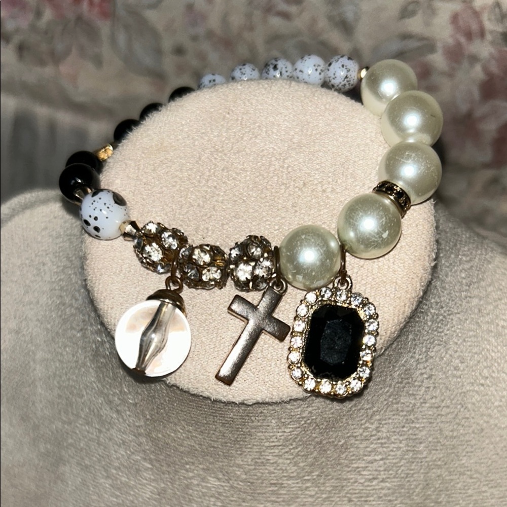 Elegant Pearl and Black Beaded Bracelet with Charms